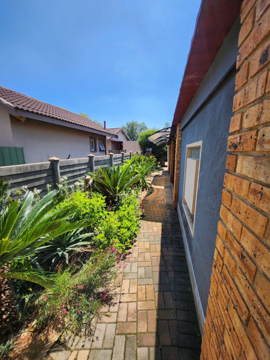 6 Bedroom Property for Sale in Vaalpark Free State